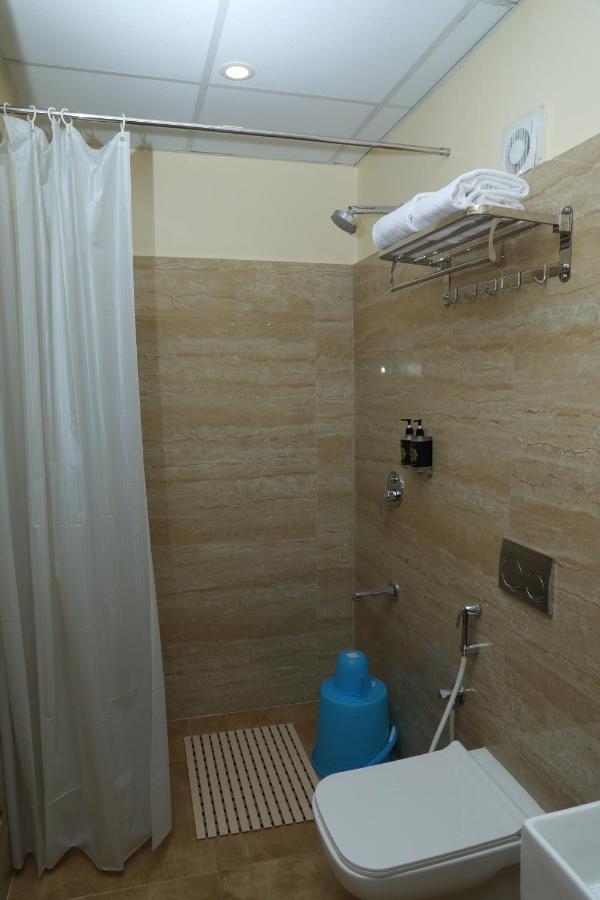 Gadiraju Palace Convention Centre & Hotel ヴィシャーカパトナム エクステリア 写真