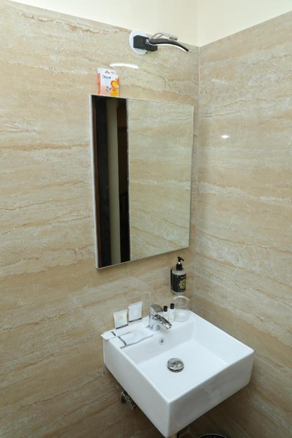 Gadiraju Palace Convention Centre & Hotel ヴィシャーカパトナム エクステリア 写真