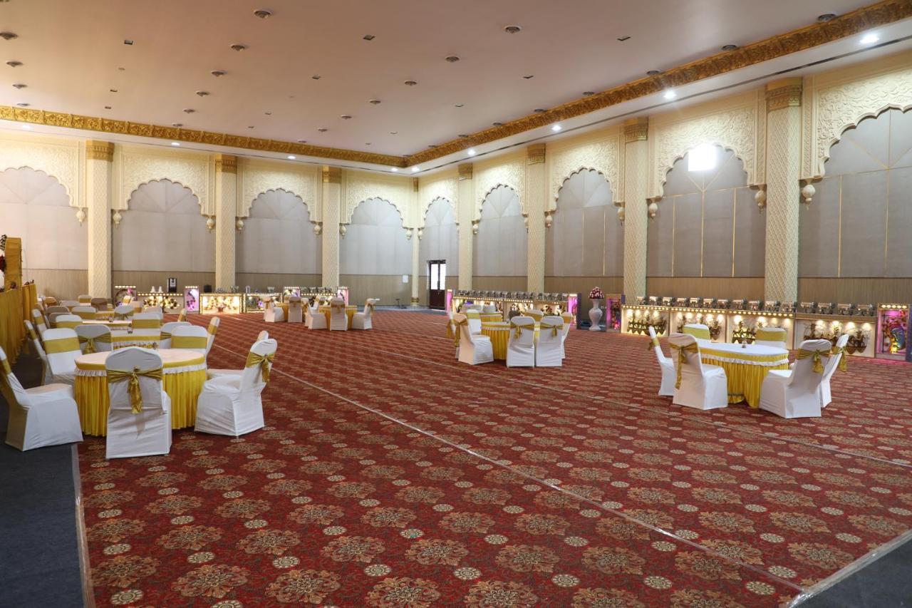 Gadiraju Palace Convention Centre & Hotel ヴィシャーカパトナム エクステリア 写真