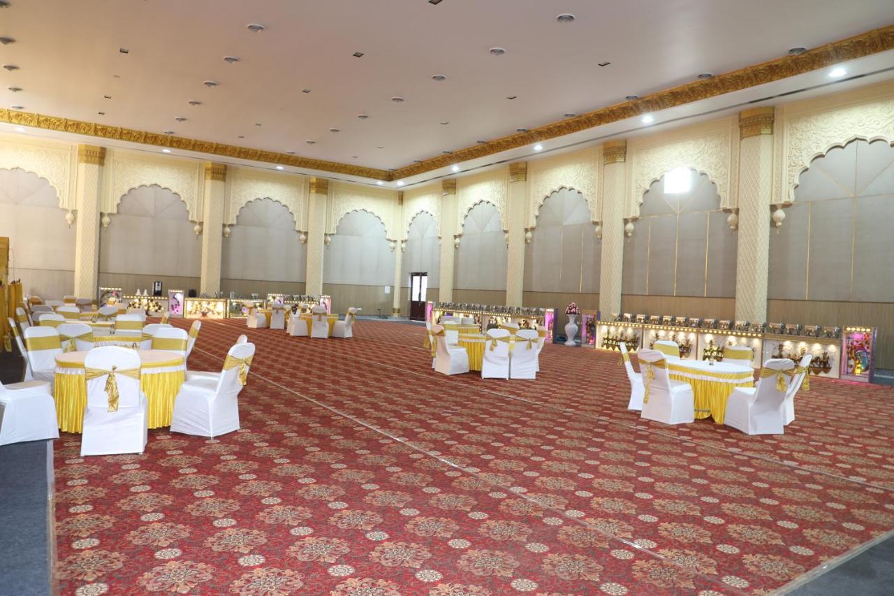 Gadiraju Palace Convention Centre & Hotel ヴィシャーカパトナム エクステリア 写真
