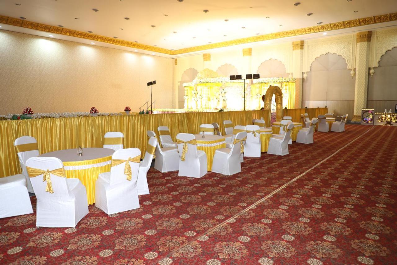 Gadiraju Palace Convention Centre & Hotel ヴィシャーカパトナム エクステリア 写真