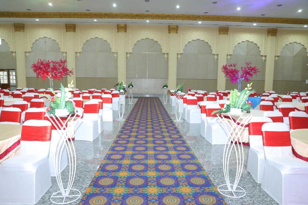 Gadiraju Palace Convention Centre & Hotel ヴィシャーカパトナム エクステリア 写真