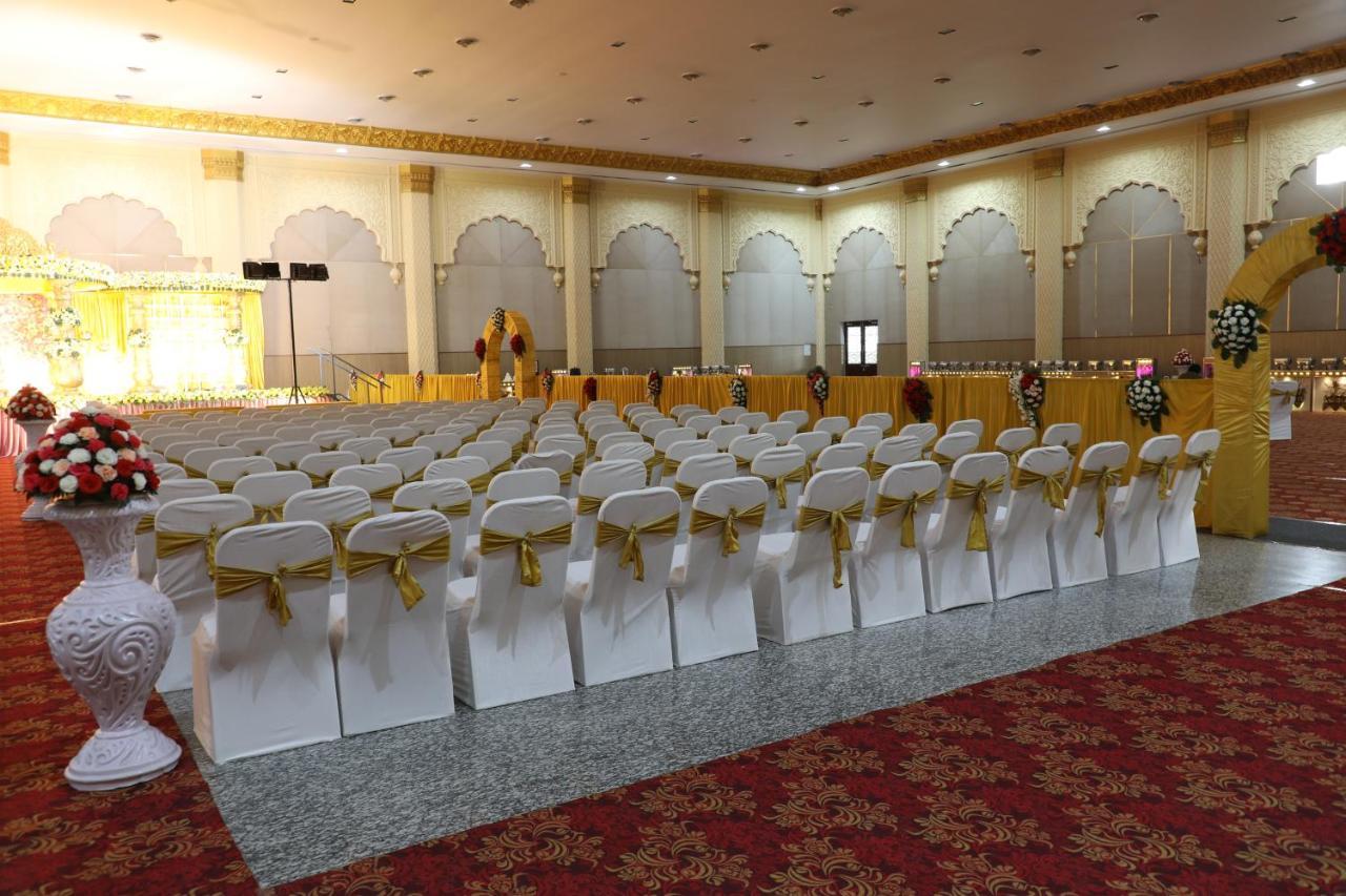Gadiraju Palace Convention Centre & Hotel ヴィシャーカパトナム エクステリア 写真
