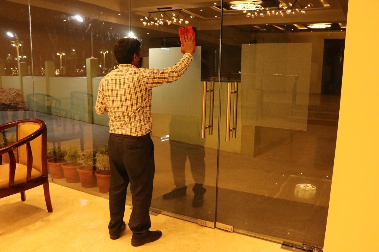 Gadiraju Palace Convention Centre & Hotel ヴィシャーカパトナム エクステリア 写真