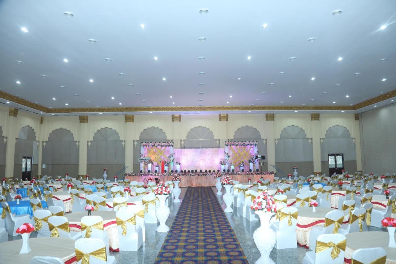 Gadiraju Palace Convention Centre & Hotel ヴィシャーカパトナム エクステリア 写真